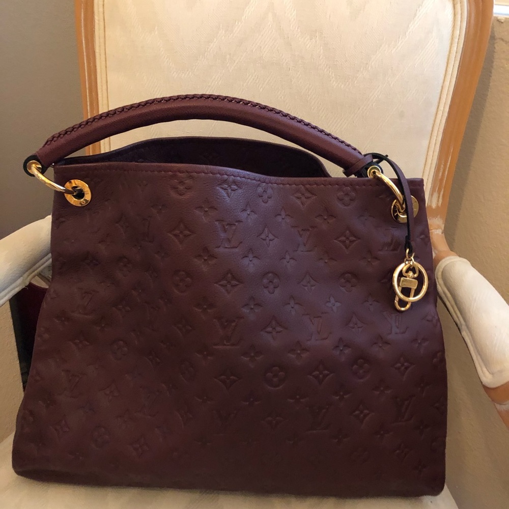 Authentic Louis Vuitton shoulder bag